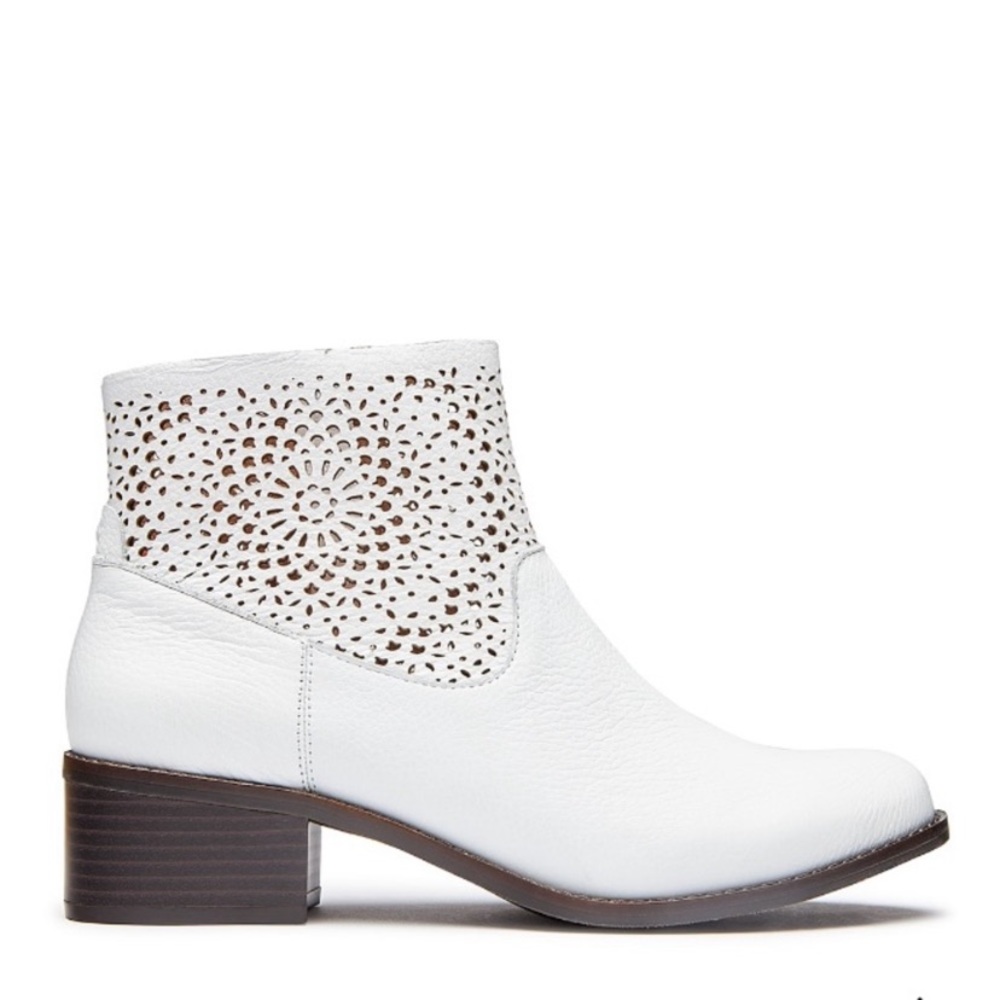 White Leather Vionic Boots
